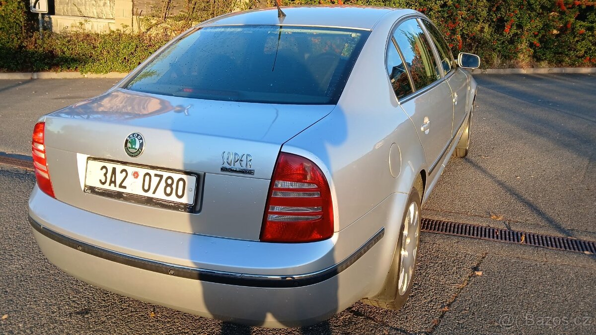 Škoda Superb V6 2.8 190 koní MANUÁL, ex vládní bez koroze - 4