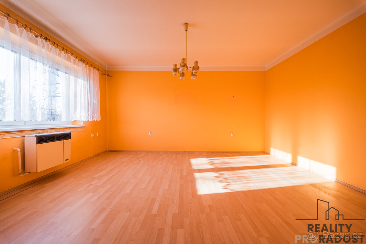 Prostorný byt 2 + kk v Bzenci - 4