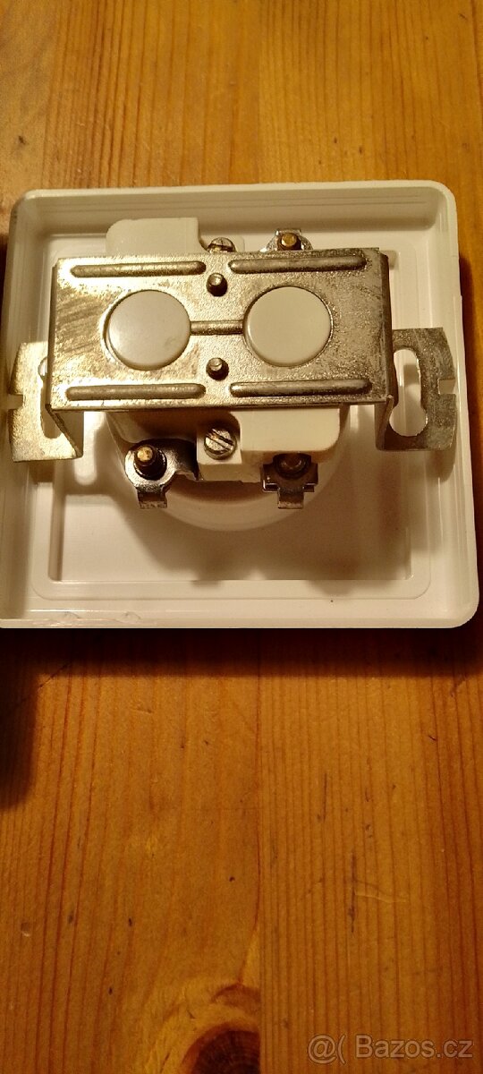 Zásuvky jednoduchea dvojite - 4