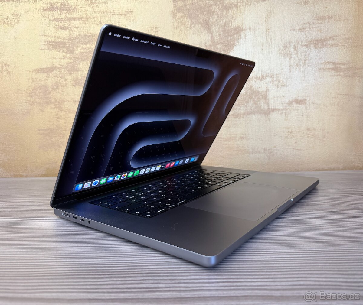 MacBook Pro 16" 2021 M1 Pro 16GB 512GB šedý - 4