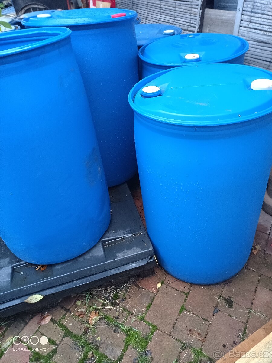 Plastové sudy 200 litrů - 4