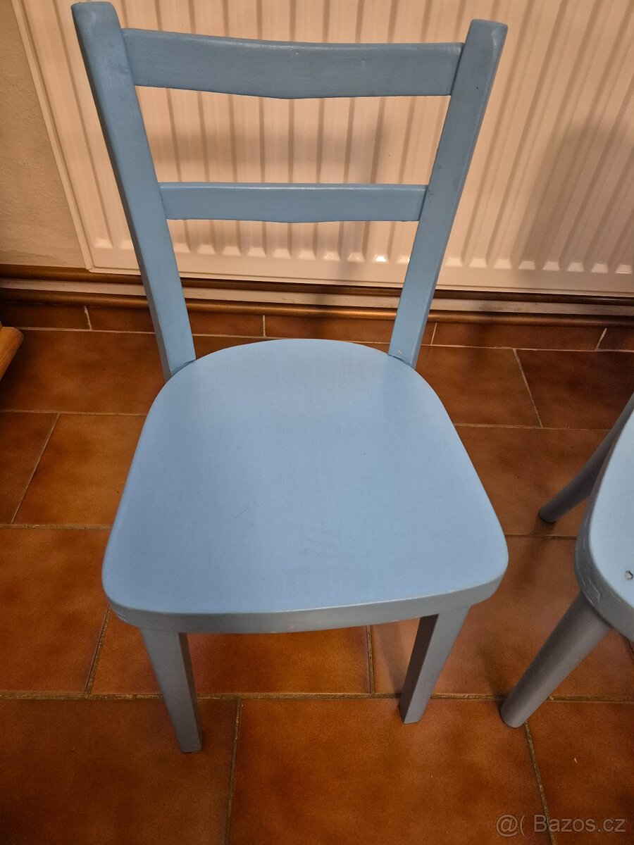 Set stolek a 2 židličky - 4