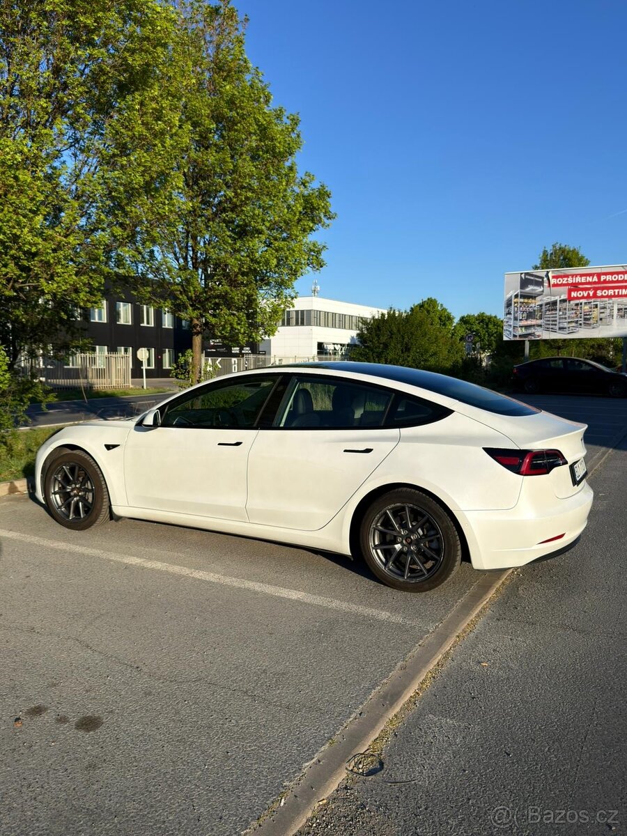 Tesla Model 3 Long Range 2021 Refresh - 4