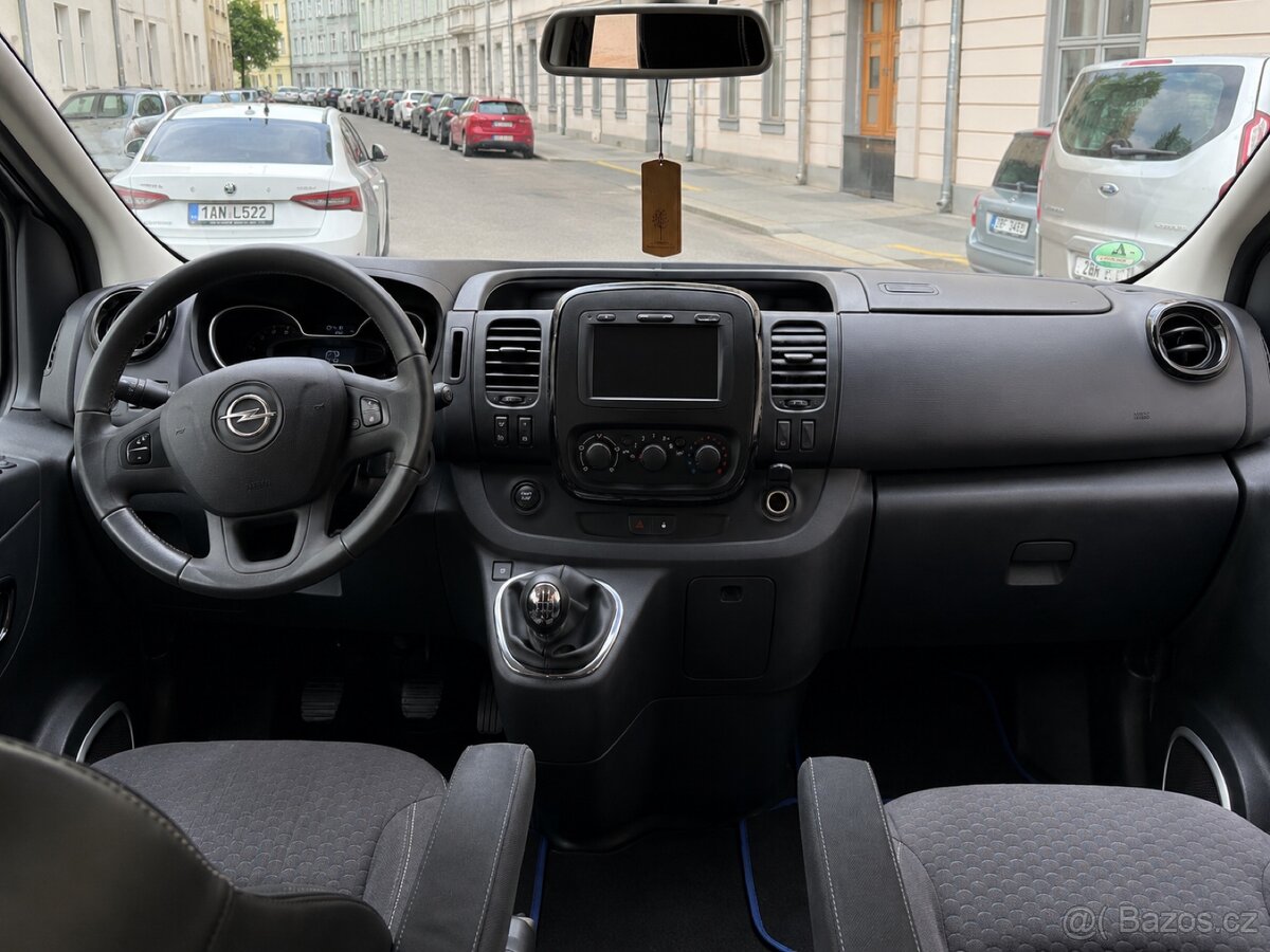 Opel Vivaro B 1.6 BiTurbo • 8 míst - 4