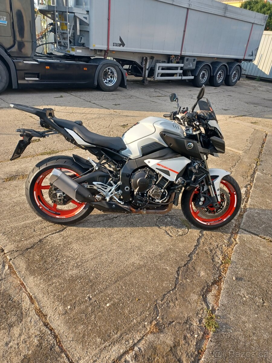 Yamaha mt 10 - 4