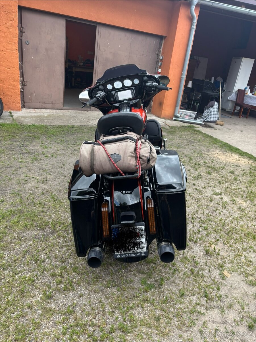 Harley Davidson Street Glide CVO - 4