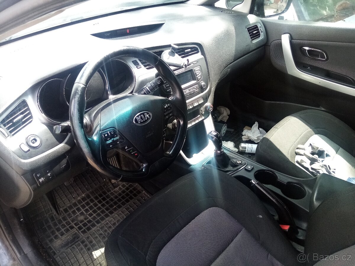 Kia Ceed kombi 1,4 73kW r.v.2014 - 4