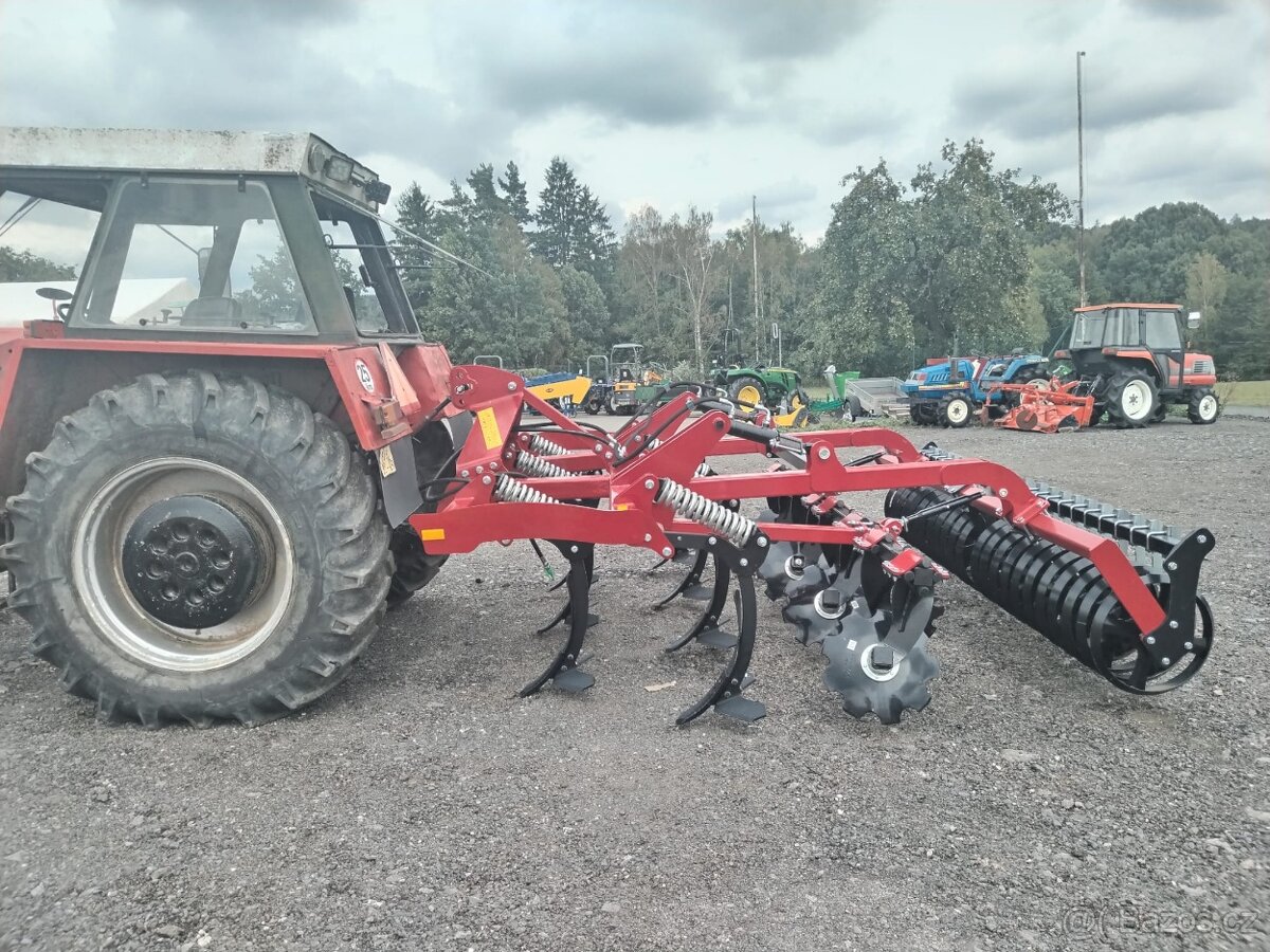 Dvouřadý radličkový podmítač AGILE 30 - 4