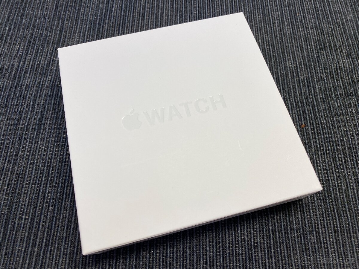 NOVÉ Apple Watch Series 7 45mm Green GPS - 4