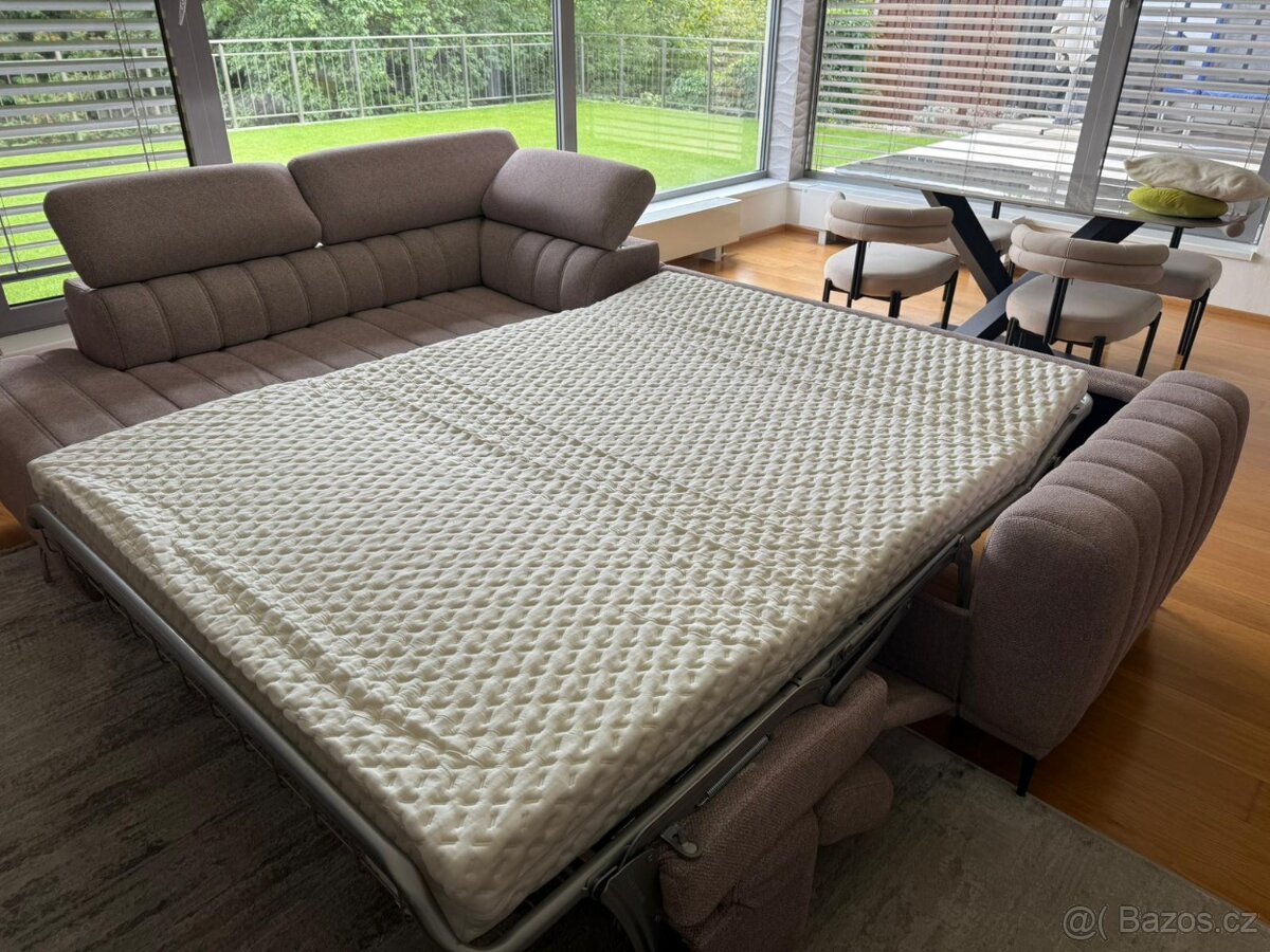 Rohová sedačka, skoro nová - 4