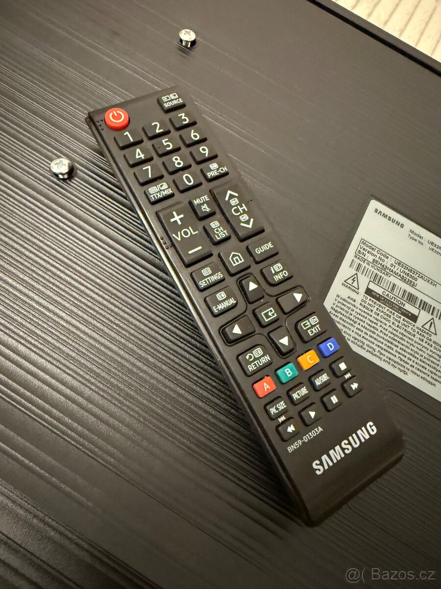 Smart TV Samsung 32” + držák - 4