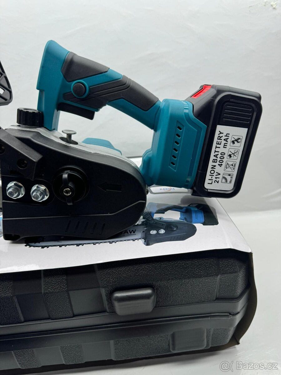 Aku pila 12” s automatickým mazáním + 2x baterie - 4