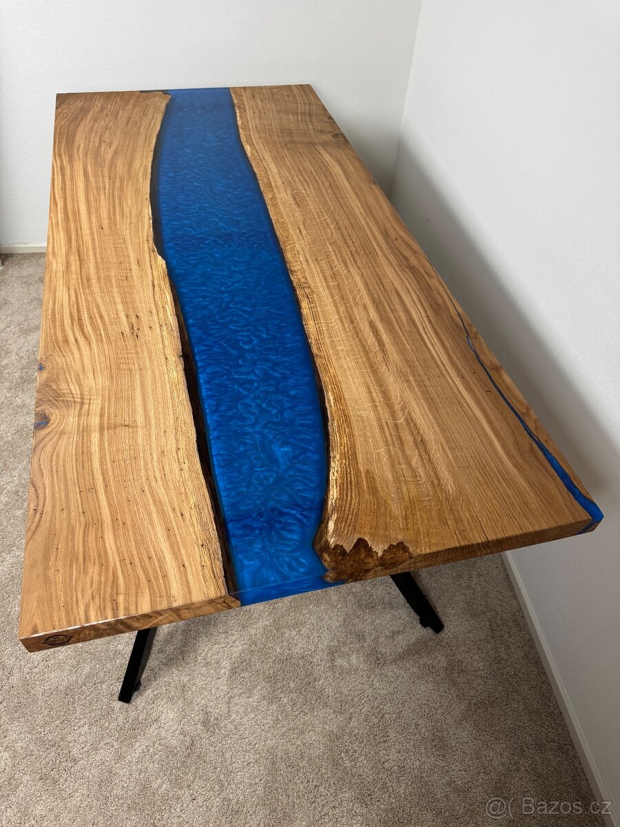 Stůl z dubu a epoxidu - 4