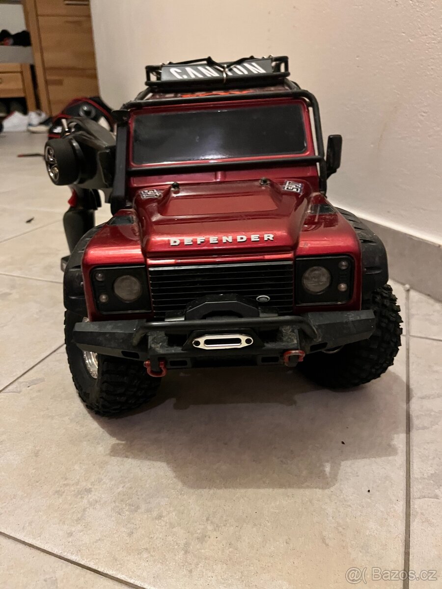 Traxxas Defender - 4