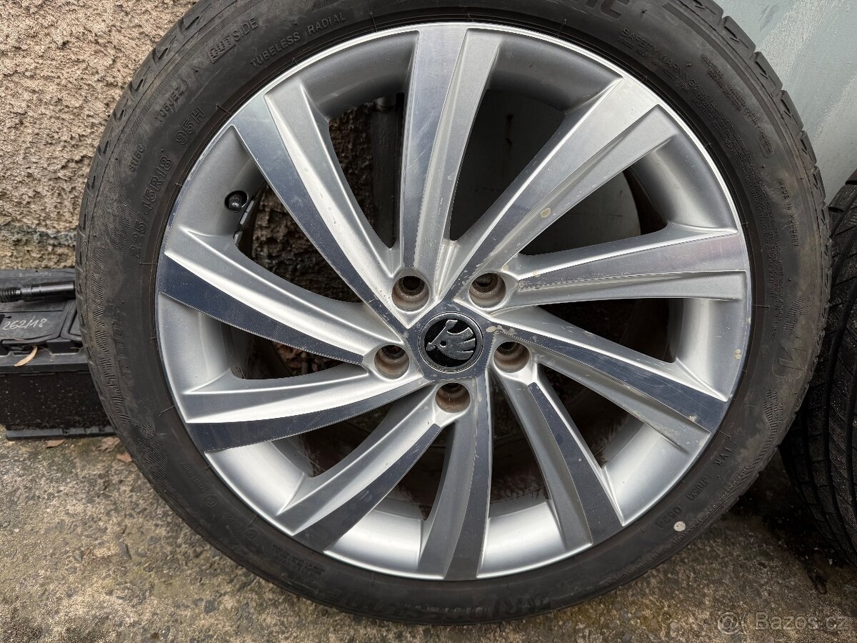 5x112 r18 Škoda Superb - 4