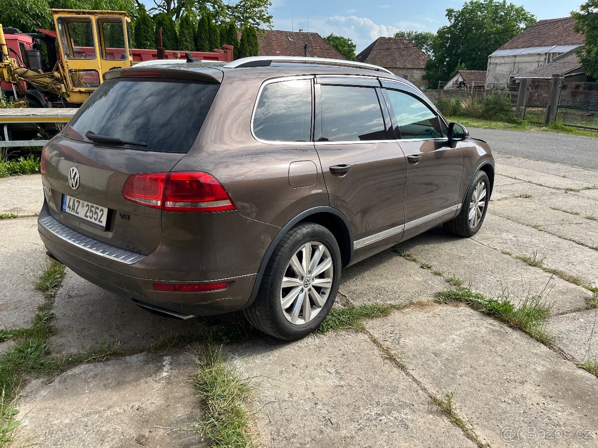 Touareg 4.2tdi v8 - plná výbava - 4
