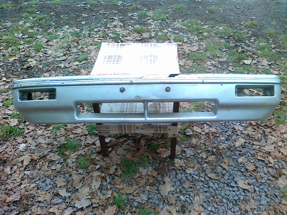 Přední nárazník a světla na Ford Sierra, Siera první řady