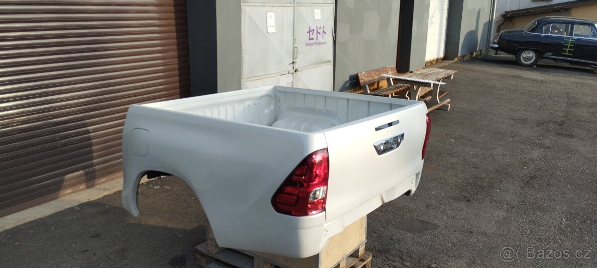 Toyota Hilux Kompletní korba TOP STAV