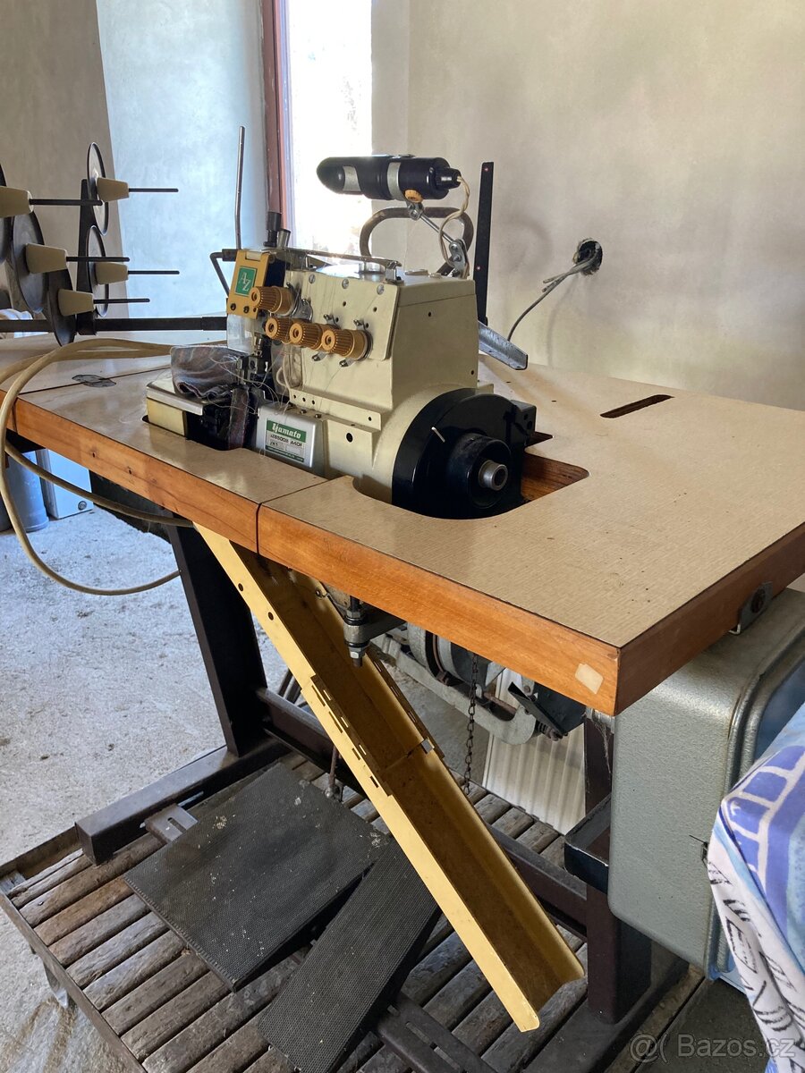 Průmyslový 5-ti nitný overlock Yamato - 4