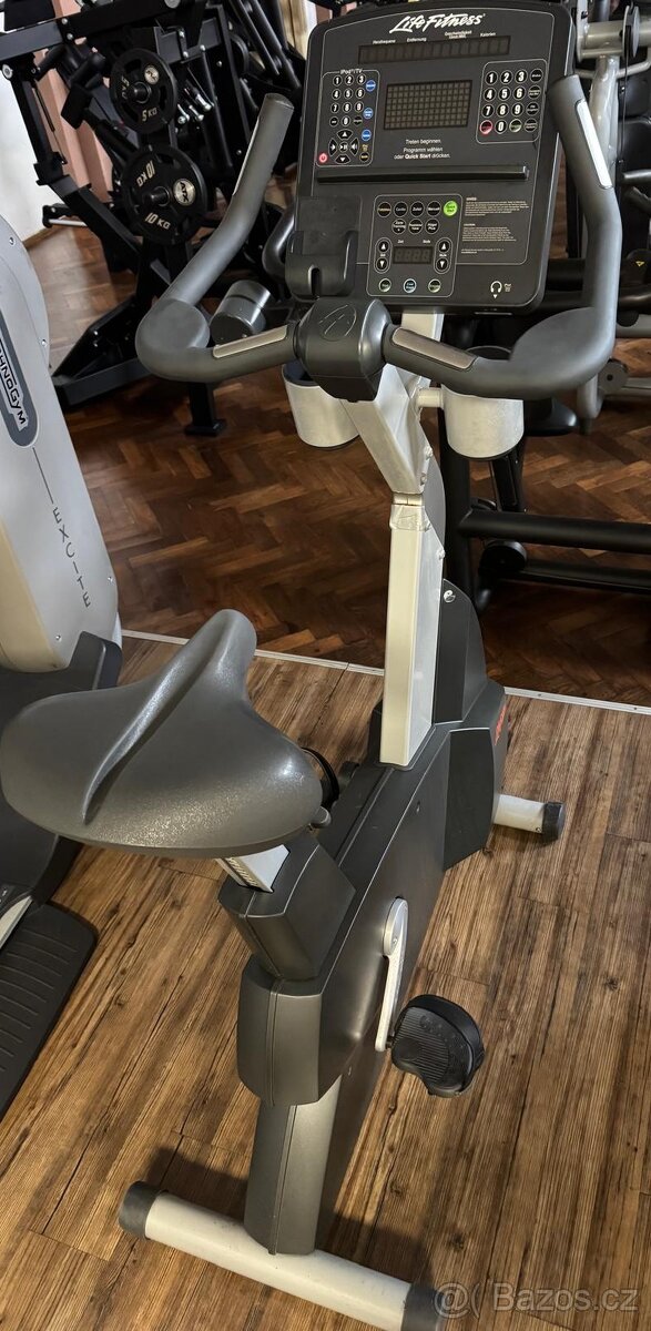 Výprodej z fitness centra profesionální stroje a zařízení - 4