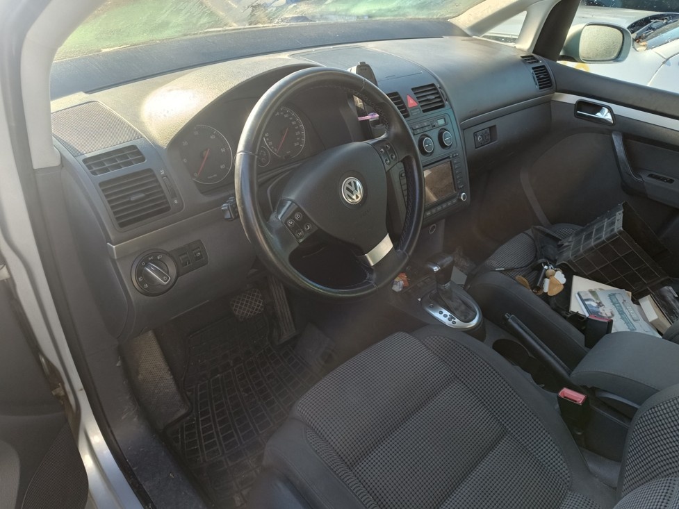 ND z VW Touran 1896.cm3 77.kw nafta r.v.2005 (K17) - 4