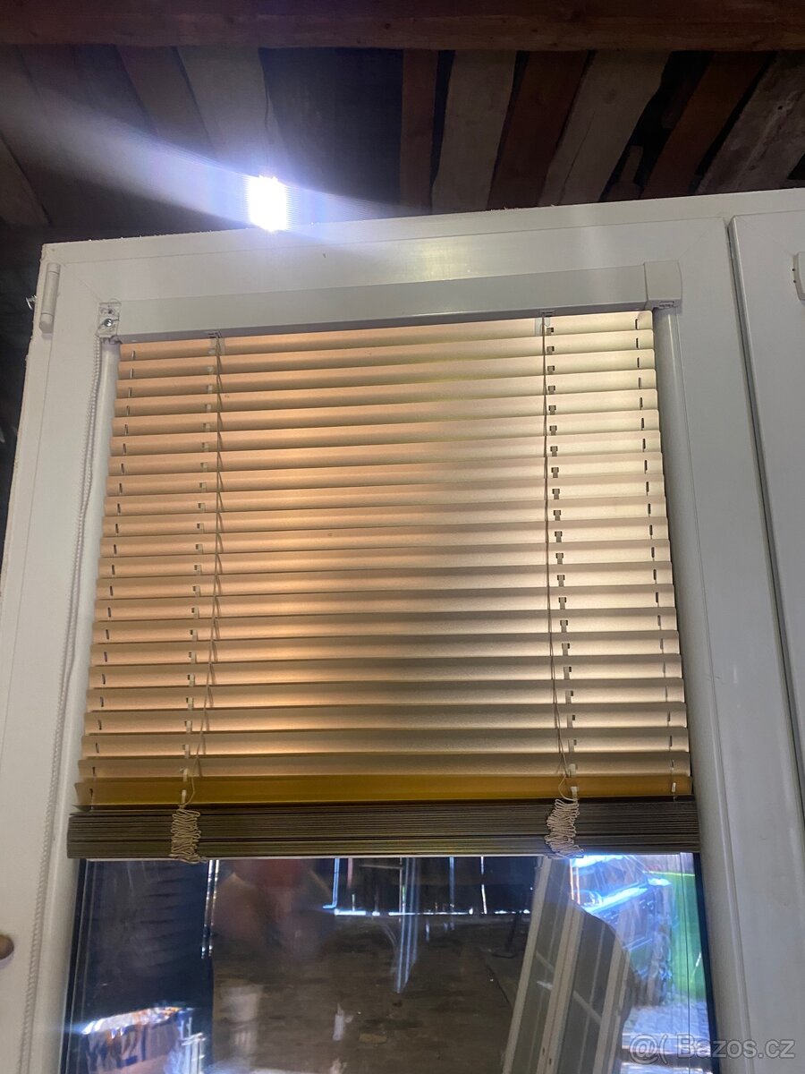 Dvoukřídlé balkonové dveře 148x227cm použité - 4