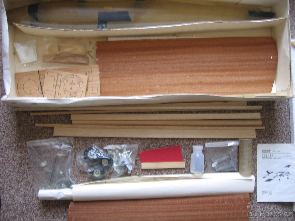 letadlo TRENÉR stavebnice od MODELA - 4