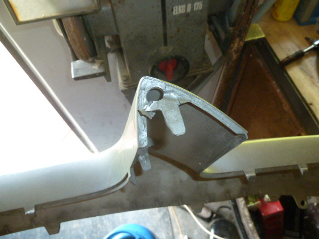 spodni dil nárazniko BMW X3 E83 facelift - 4