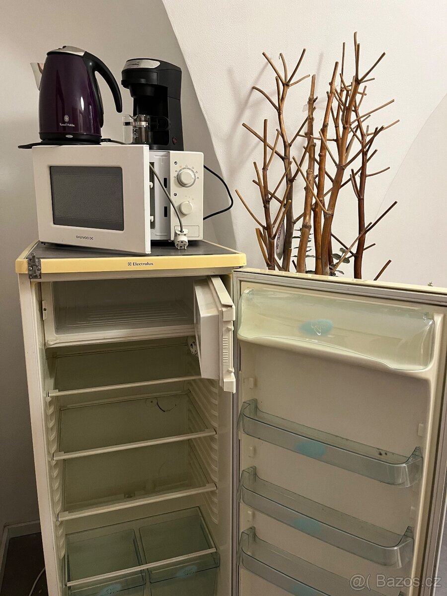 vybavení z bytu - levně - 4