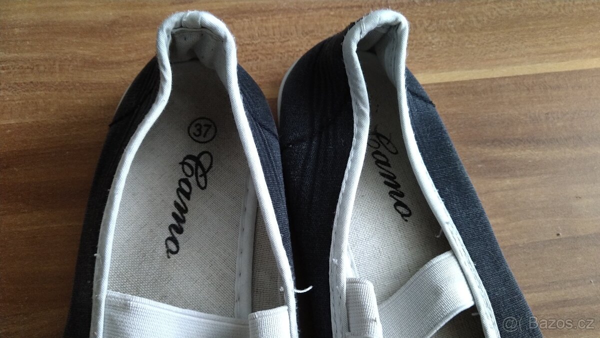 Černé cvičky s bílou podrážkou, vel. 37 - 4