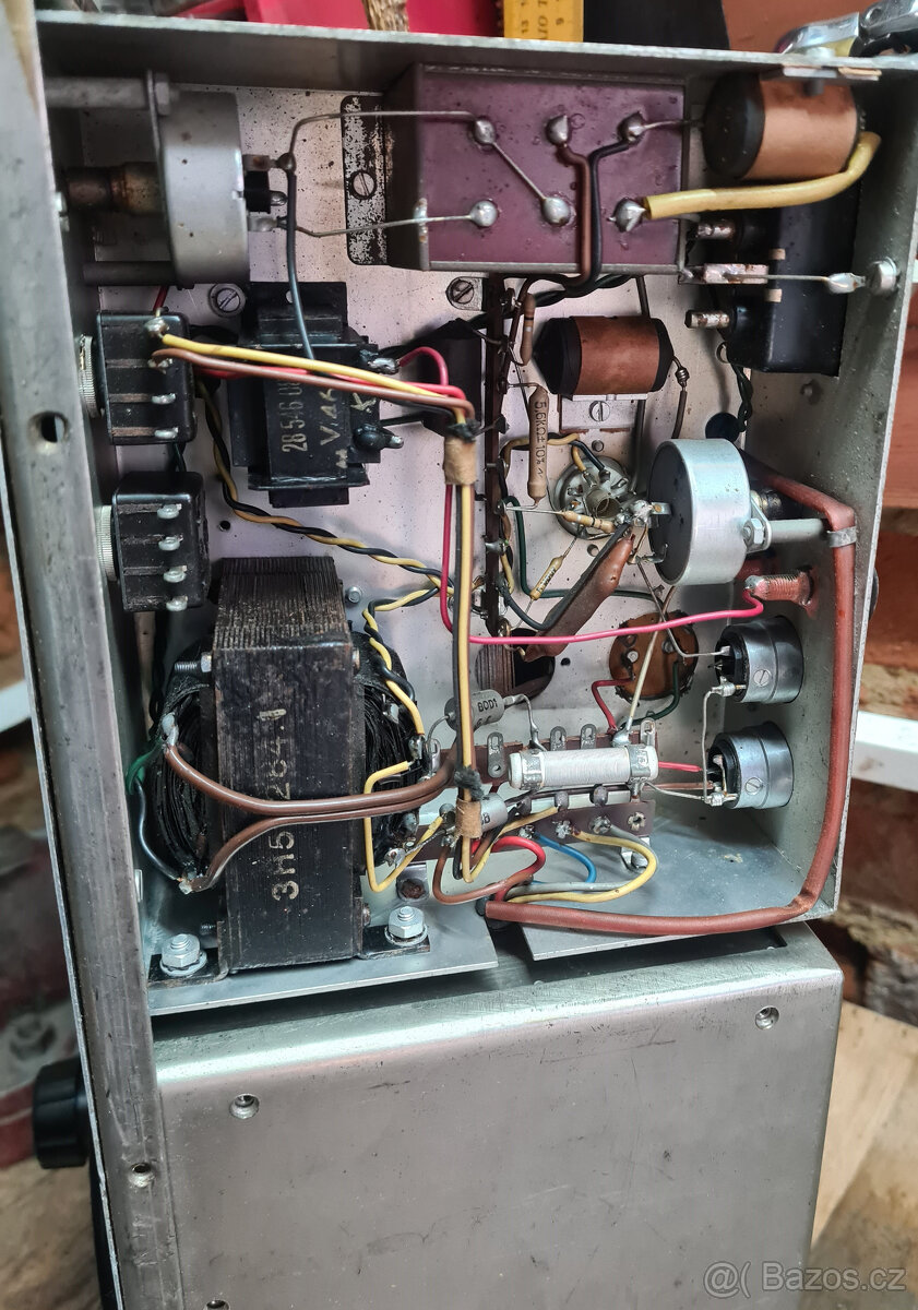 Starý měřící přístroj - 4