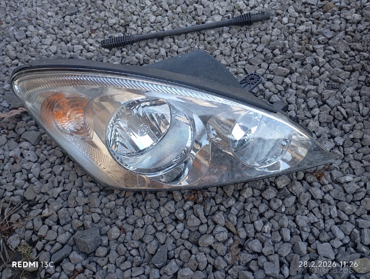 Kia ceed přední světlo P - 4