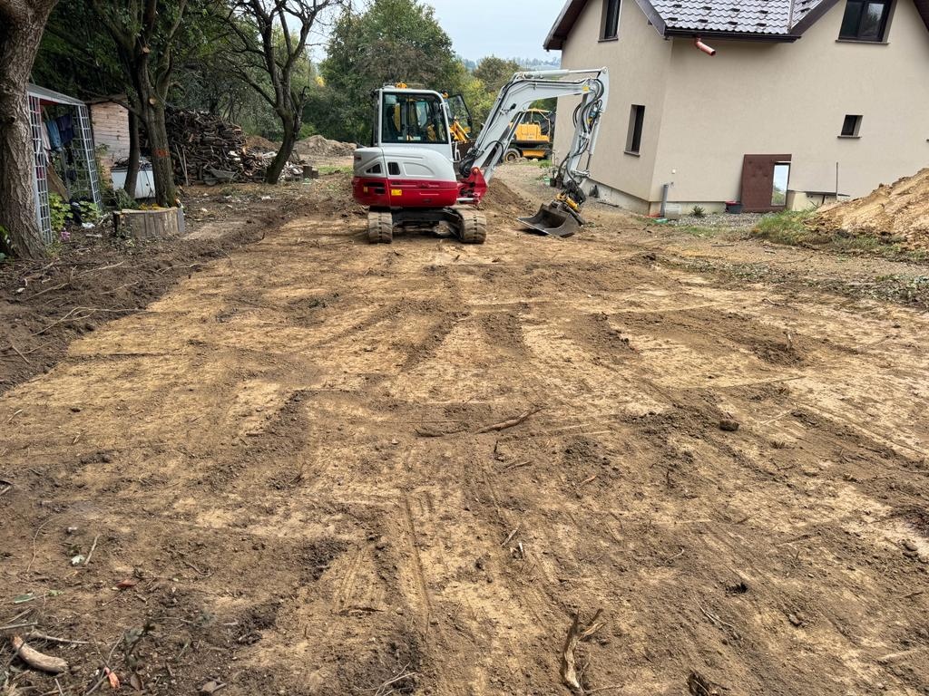 Strojník / bagrista / řidič - 4