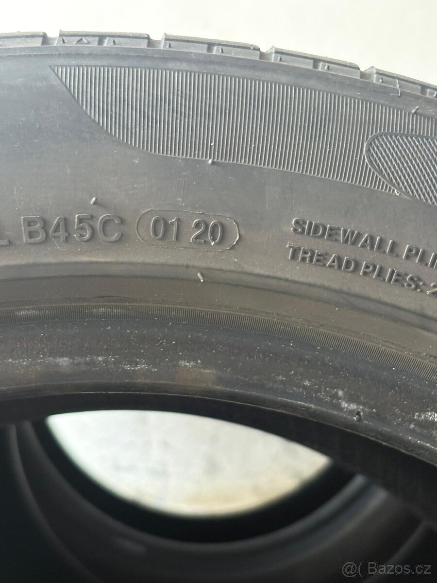225/50/17 - 4