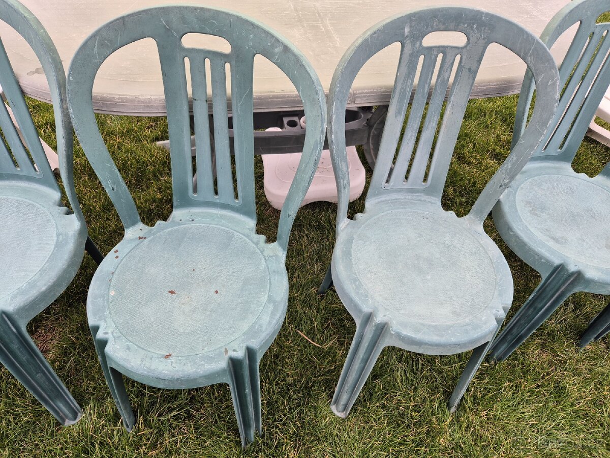 Plastový zahradní nábytek - 4