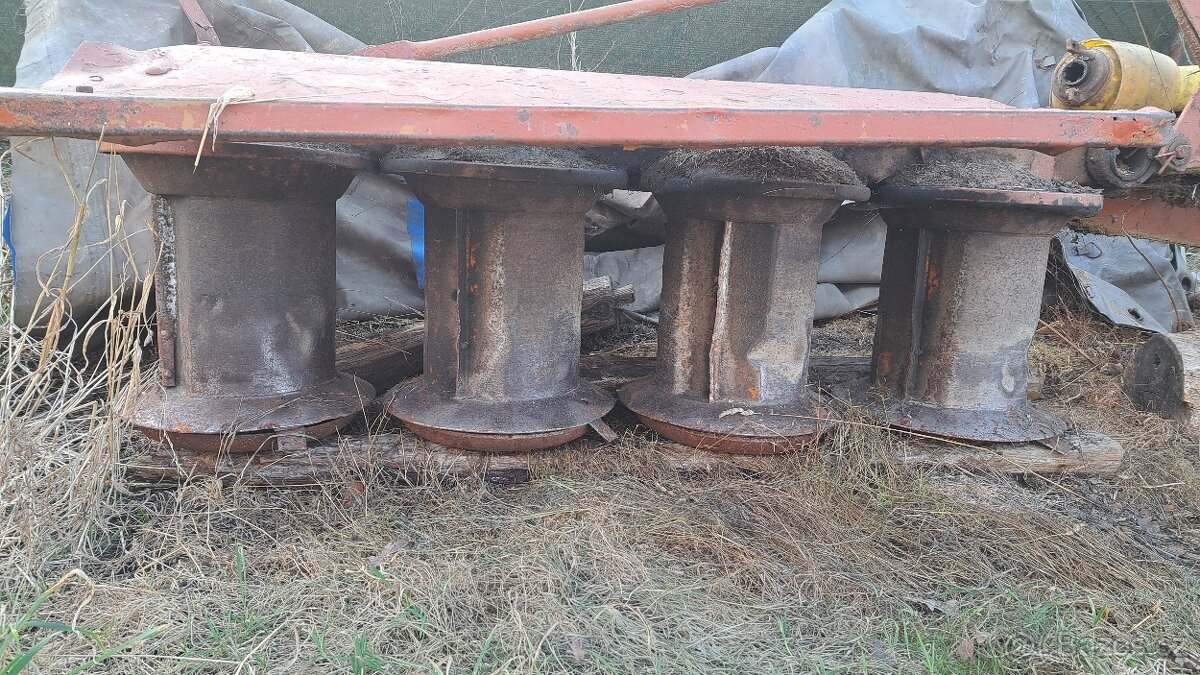 Prodám sekačku za traktor funkční s vadou - 4