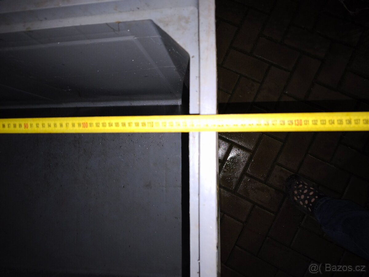 Plastová bedna/box stohovatelný - 4