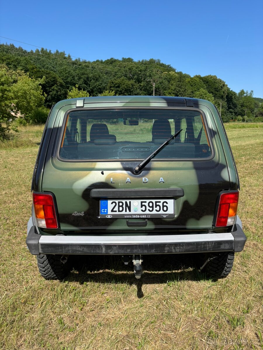 Lada Niva Bronto