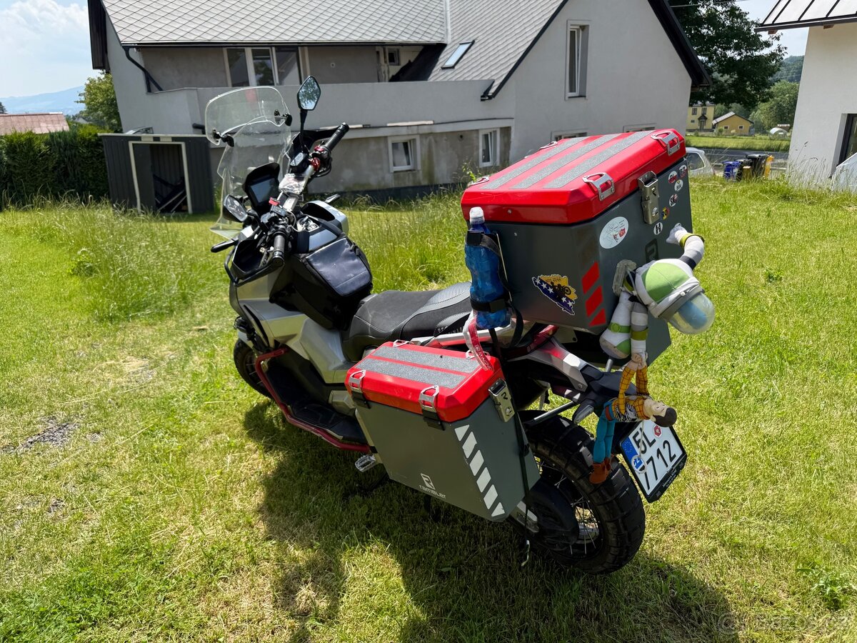 Honda X adv 750