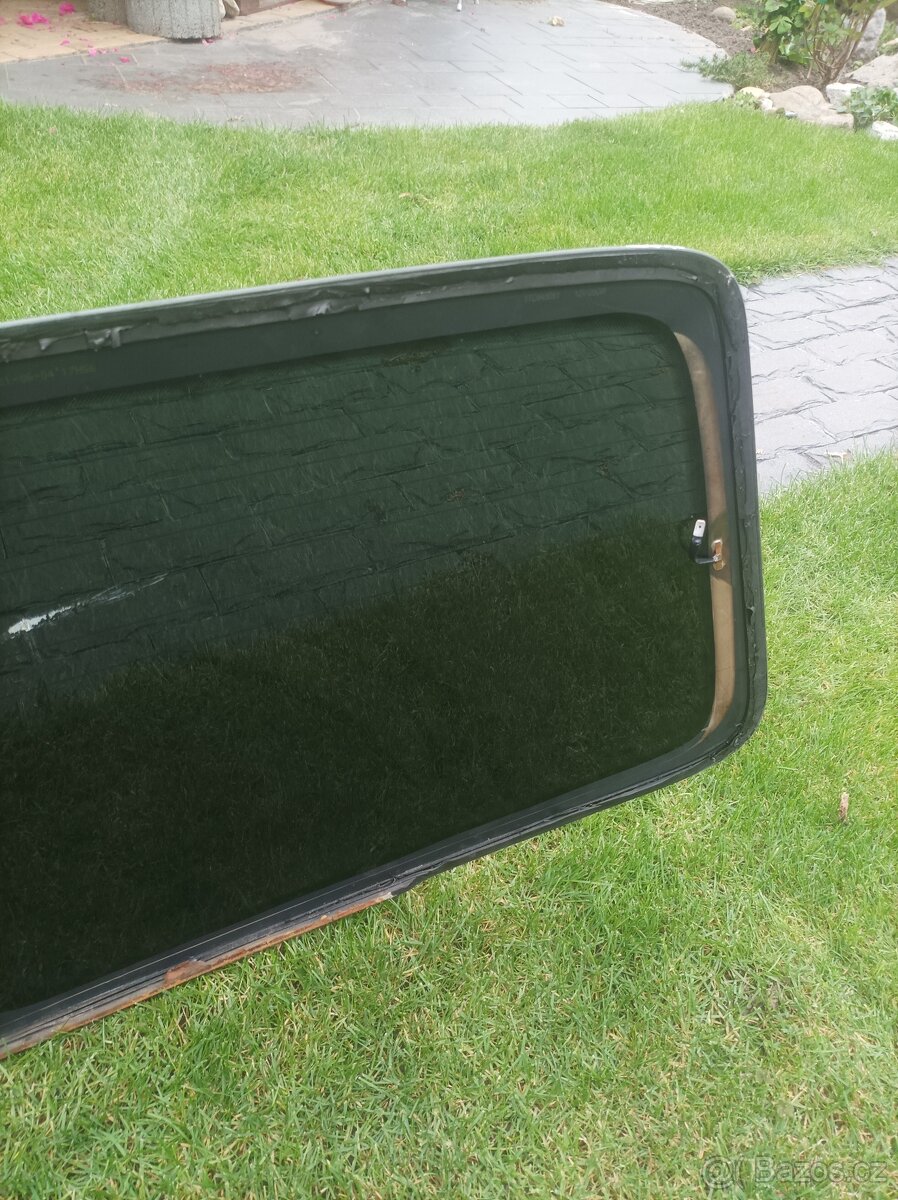 Zadní vyhřívané sklo vw Touran - 4