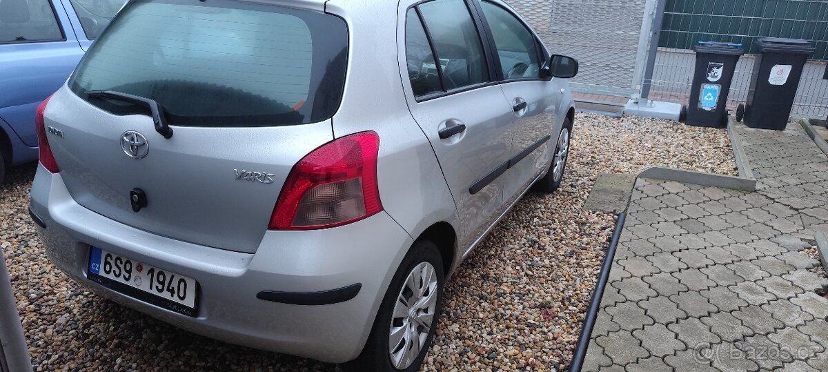 Toyota Yaris 1,3 benzín 64 kW - 4