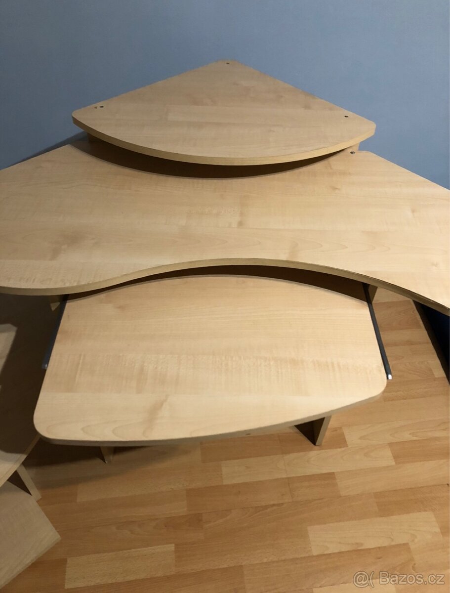 Rohovky stůl - 4