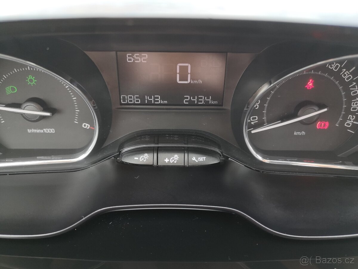 Peugeot 2008 1,4 HDi ACCESS - 4