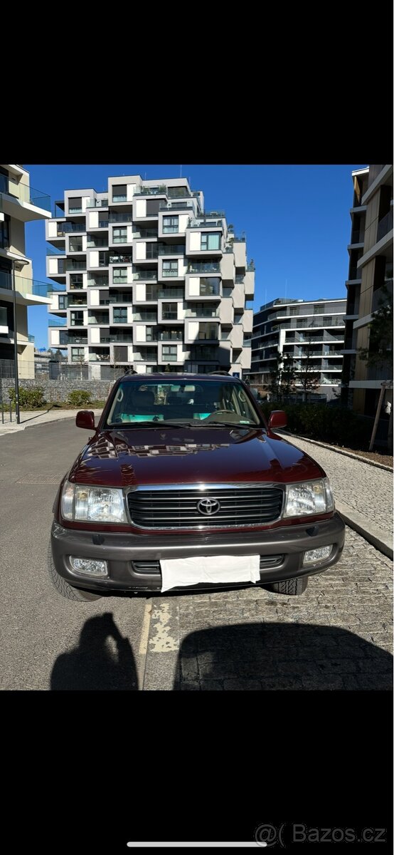 Toyota Land Cruiser 100, rok 2001
