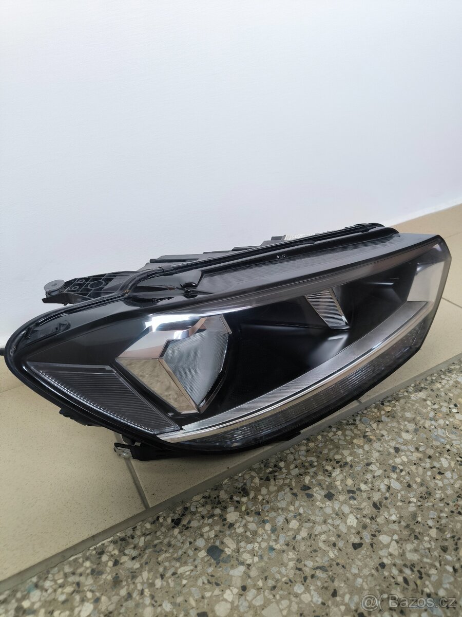 Světlo VW Touran 5tb - 4