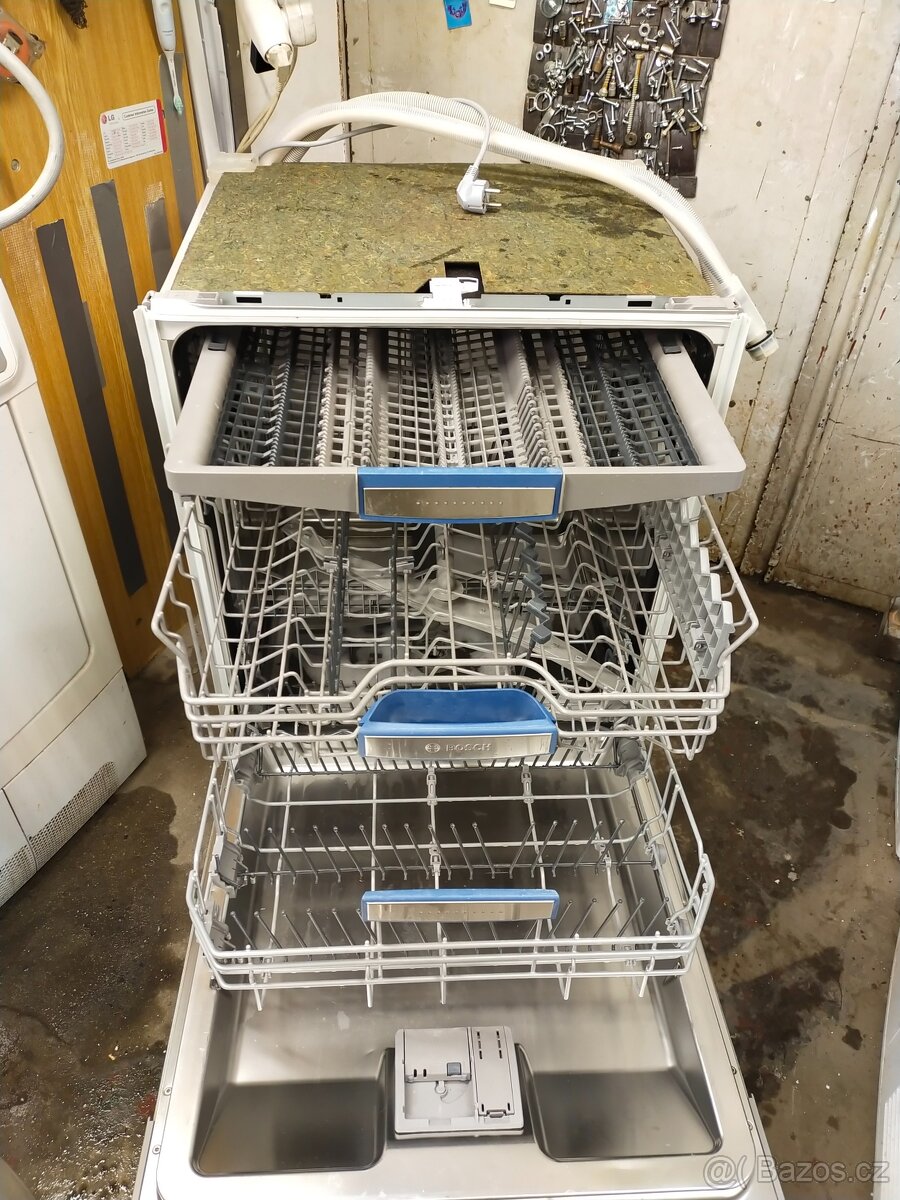 Prodám vestavnou myčku Bosch 60 cm Dovezu - 4