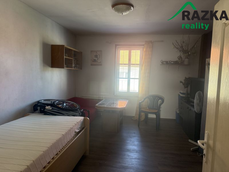 Rodinný dům 4+1 (220 m2) Stráž u Tachova - 4