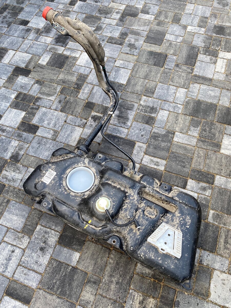 Palivová nádrž - 4