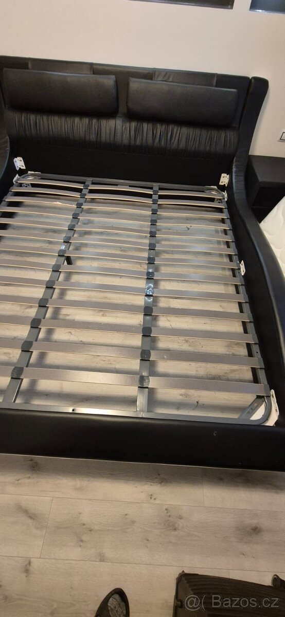 Kožená postel - 4