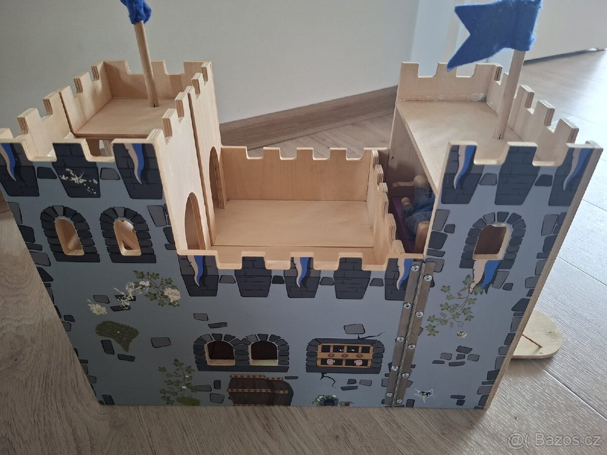 Dřevěný hrad - 4